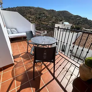 https://casa-de-pueblo-a-10-min-playa.1costadelsol.com